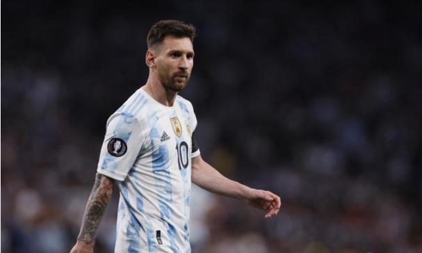 四川茂县层林尽染迎“盛会” 九鼎山开启